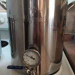 Stainless steel kettle with ball valve and thermometer